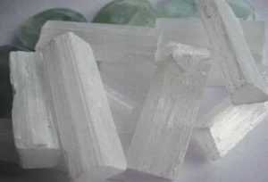 5cm Natural Selenite Cleansing Ruler Wand x 10 Sticks - Foto 1 di 1