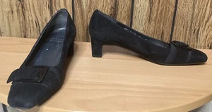 Woman STUART WEITZMAN Black Suede Block Heel Buckle Slip On Pump Shoe Sz 6 - Picture 1 of 9