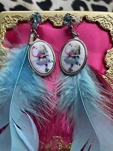 Tarina Tarantino Vintage Acid Alice In Wonderland Pink Flamingo Feather Earrings - Picture 1 of 4