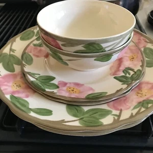 Franciscan Made In England Desert Rose 2 dinner /Salad Plates + 2 Cereal Bowls - Picture 1 of 5