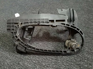 BMW 7-Series E65 E66 Original Right Side Front Door Handle Carrier OEM 7013702 - Picture 1 of 10