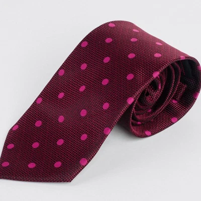 Colección HD | Corbata a lunares atemporales y cuadrado de bolsillo Foto 1 de 4