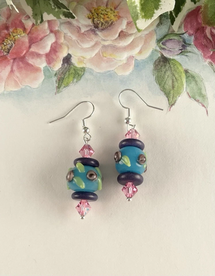 Pendientes de plata de cristal rosa con cuentas de murano florales azules hechos a mano joyería artesanal Foto 1 de 4