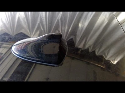 Q50       2018 Antenna 365794 Foto 1 de 4