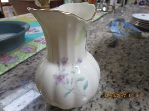 MIKASA VASE-NATURE'S GARDEN--IVORY BONE CHINA--6" HIGH--#RLP20A-9 - Picture 1 of 24