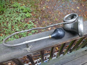 Antique FORD MODEL T NONPAREIL Horn with tube/hose BULB  - Foto 1 di 12
