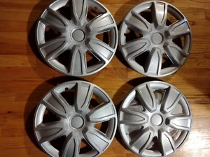 (4) 15" Snap On Silver Hubcaps For Toyota Corolla & Camry, '09-'18 - Bild 1 von 3