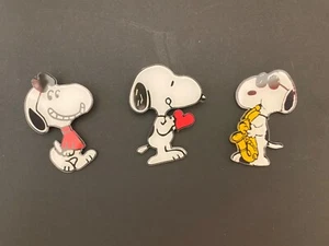 Retro Snoopy saxophone vWoodstock dogs Vintage 60s 70 80s comic acrylic brooch - Picture 1 of 6
