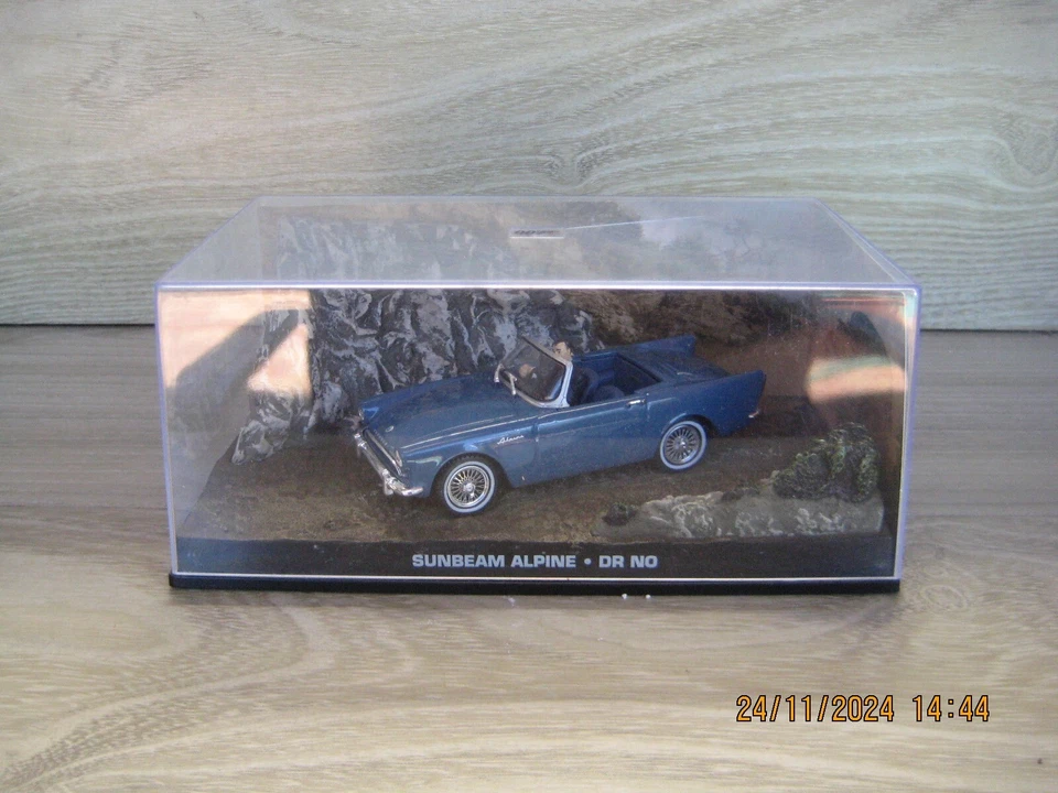 SUNBEAM ALPINE   1/43rd  from the JAMES BOND SERIES -      DR  NO - Image 1 of 1