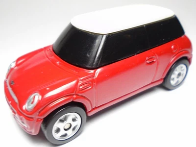 MAISTO MINI COOPER RED 1:64 DIECAST 2 1/2" CAR WITH WHITE TOP & BLACK WINDOWS - Image 1 of 4