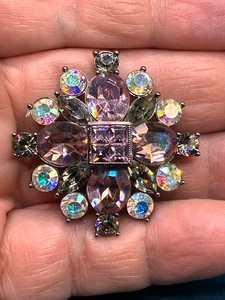 Signierte Vintage Givenchy Brosche lila und AB Strass Kristall 1 3/4" - Bild 1 von 6