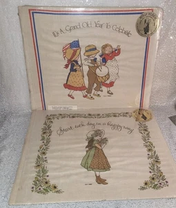 Set of 2 1976 Vintage Holly Hobbie Calendar Linen Towels Each Day Happy SEALED - Picture 1 of 11
