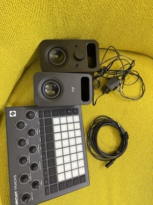 Novation Circuit Tracks MIDI USB Rechargeable Groovebox w/extras - Image 1 of 4