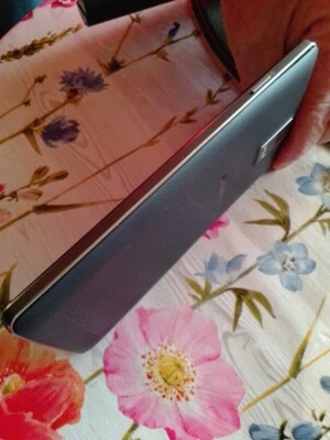 Monster R8 Smart  Phone - Bild 1 von 4