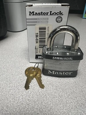 LOT OF 4 MASTER LOCK COMMERCIAL PADLOCKS 2 KEYS EACH PADLOCKS NOT KEYED ALIKE - Image 1 of 2