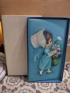 VINTAGE 1972 HALLMARK PHOTO ALBUM NIB BLUE GIRL W/FLOWERS - Picture 1 of 6