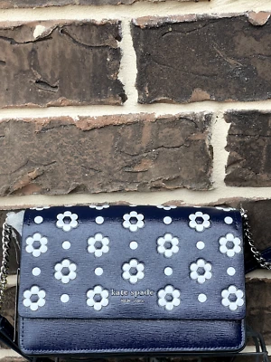 Bandolera Kate Spade Morgan Daisy Dot Repujado Saffiano Lthr Azul Marino Parisino Nueva con Etiquetas Foto 1 de 4