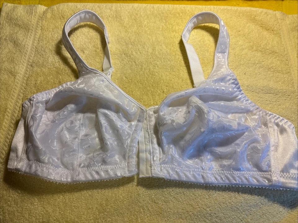 Just My Size JMS 1107 Front Close Wirefree Bra 42B White FR/SHP - Image 1 of 4