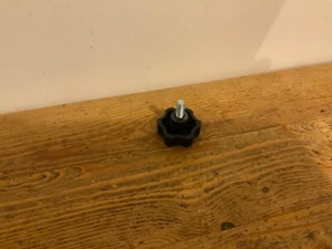 REEBOK ZR9 TREADMILL HAND BOLT FOR SUPPORTING THE CONSOLE - FREE SHIPPING - Picture 1 of 2