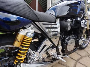 YAMAHA XJR 1200 1995 POLISHED STAINLESS SIDE PANELS NOT OVER RACING - Picture 1 of 7