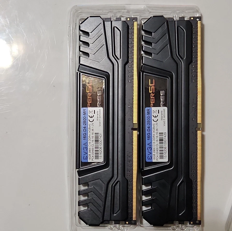 EVGA Superclocked 16GB DDR4 RAM 2800 CL16 16gbx4 - Image 1 of 4