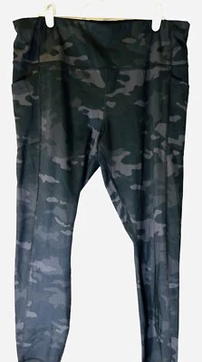 Leggings capri camuflados Avia para mujer talla XL puño de una pierna le falta hilo ver foto Foto 1 de 4