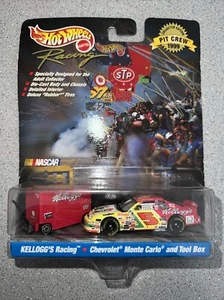 Hot Wheels Pro Racing Pit Crew Terry Labonte Monte Carlo Tool Box 1/64 Kelloggs - Picture 1 of 6