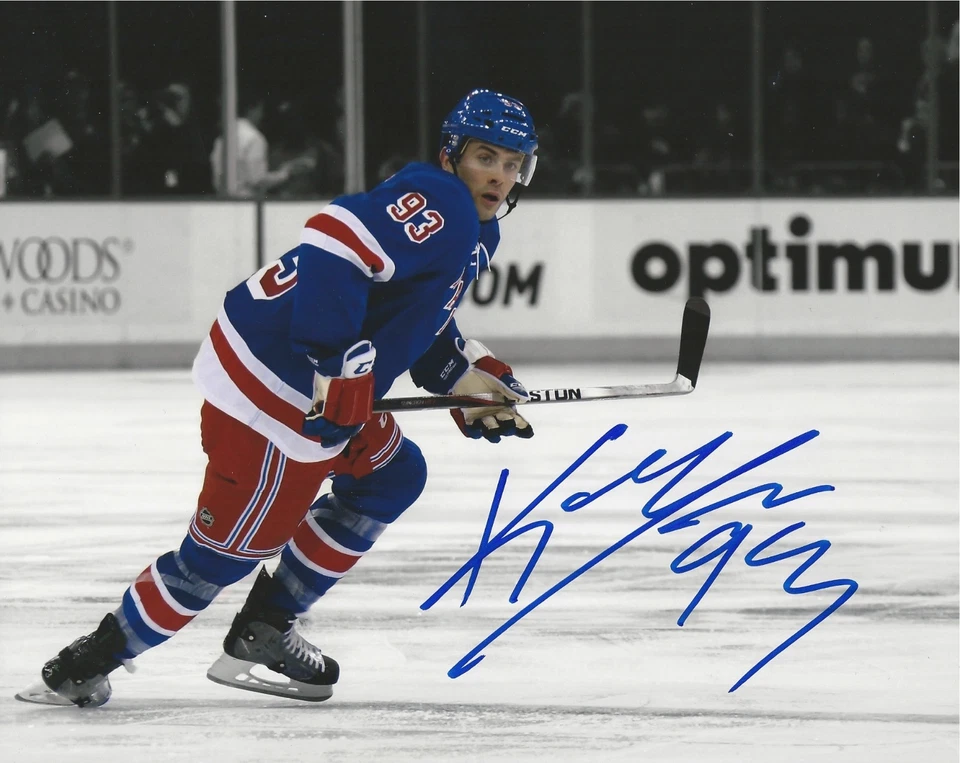 Foto autógrafa firmada por Keith Yandle de los New York Rangers 8x10 Foto 1 de 1