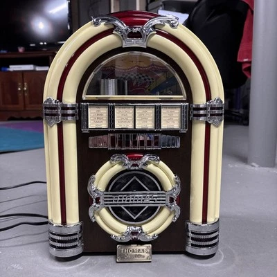 Vintage Thomas Collectors Edition Radio Crosley CR-11 1947 Jukebox - Image 1 of 4