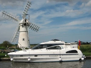 boat share on norfolk broads - Picture 1 of 11