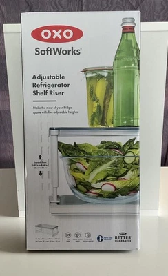 Elevador de estante ajustable para refrigerador OXO SoftWorks Foto 1 de 2