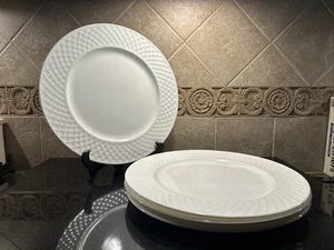 Juego de 4 platos de cena Mikasa enrejado blanco 11" porcelana de hueso celosía en relieve - Imagen 1 de 4
