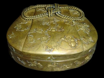 Fabuloso Raro Grande Ornamentado Antiguo Japonés Meiji Bronce Tapa Caja Cartera en Forma Foto 1 de 4