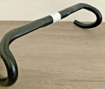 BARRAS DE CAÍDA DE CARBONO 3T ERGO NOVA TEAM 44 CM 31,8 MM 208 GRAMOS Foto 1 de 4