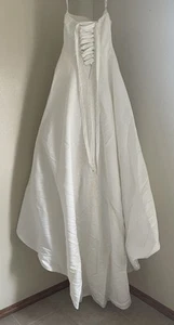 Davids Bridal 2004 Wedding Dress Size 10 (veil & shoulder wrap too). - Picture 1 of 8