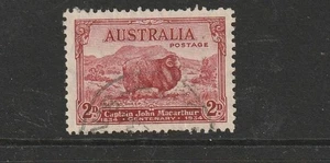 STAMPS AUST PREDECIMAL 1934 2d MACARTHUR DARK HILLS FINE USED - Bild 1 von 1
