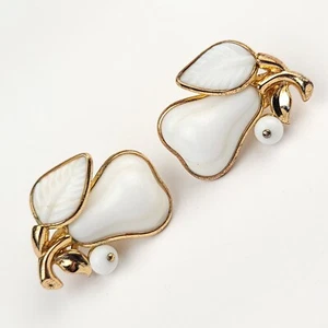 Vintage Trifari Birne Obst Salat Clip Ohrringe geformtes Milchglas - Bild 1 von 5