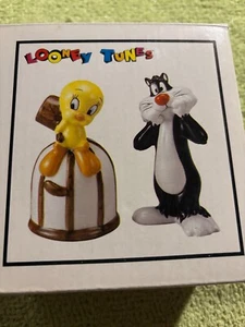 Tweety Bird & Sylvester Salt and Pepper Shakers 1993 Looney Tunes - Picture 1 of 5