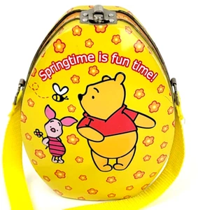 Winnie The Pooh and Piglet Porta Uovo in Latta con Cinghia La Primavera è Tempo Divertente - Foto 1 di 8