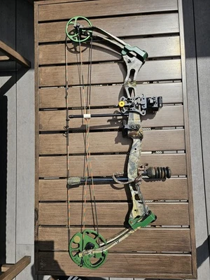 Bear Lights-Out Compound Bow  - Image 1 of 3