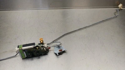 2003-2006 Chevrolet SSR OEM Right Passenger Door Latch - Image 1 of 3