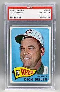 1965 Topps #158 Dick Sisler - Cincinnati Reds PSA 8 NM-MT - Foto 1 di 2