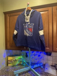 Old Tyne Hockey Brand - NY Rangers Womenโs Copped Hoodie - Large/Grande ๐๐ - Picture 1 of 9