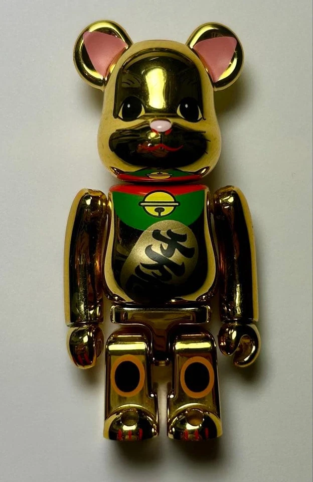 Позолоченная коллекционная игрушечная фигурка BE@RBRICK Maneki Neko 100% - Изображение 1 из 2