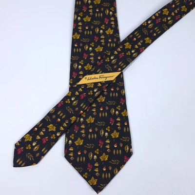 Corbata Salvatore Ferragamo Cuello Hombre 3.5x58 Negra Otoño Otoño Hojas Bellotas Seta Foto 1 de 4