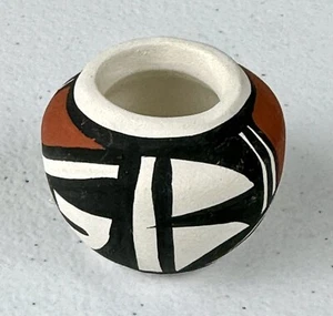 Isleta Pueblo Native American Pottery Miniature Bowl Figurine N M - Picture 1 of 7