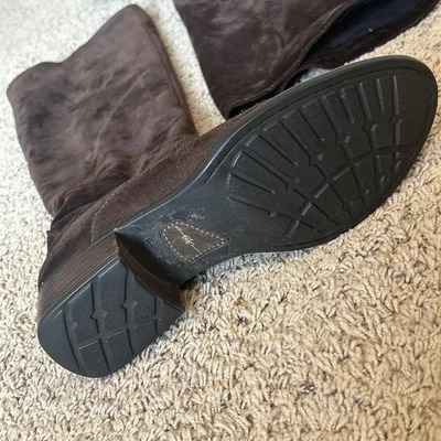 Born Crown Size Women’s 8 Knee High Brown Leather Boots, not blondo - Image 1 of 4