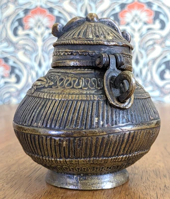 Antigua olla contenedor Dhokra bronce cera perdida Orissa india siglo XIX Foto 1 de 4