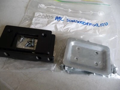 AU SELLER APC 3000VA RACK MOUNT EAR SET +REAR GUIDES OFF SUM3000RMXL12U - Image 1 of 4