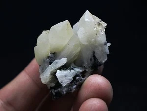 27.7g  New Find NATURAL Inner skeletal Elestial Candle QUARTZ Crystal Specimen - Picture 1 of 12